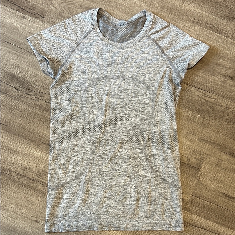 Women’s Lululemon Swiftly short sleeve